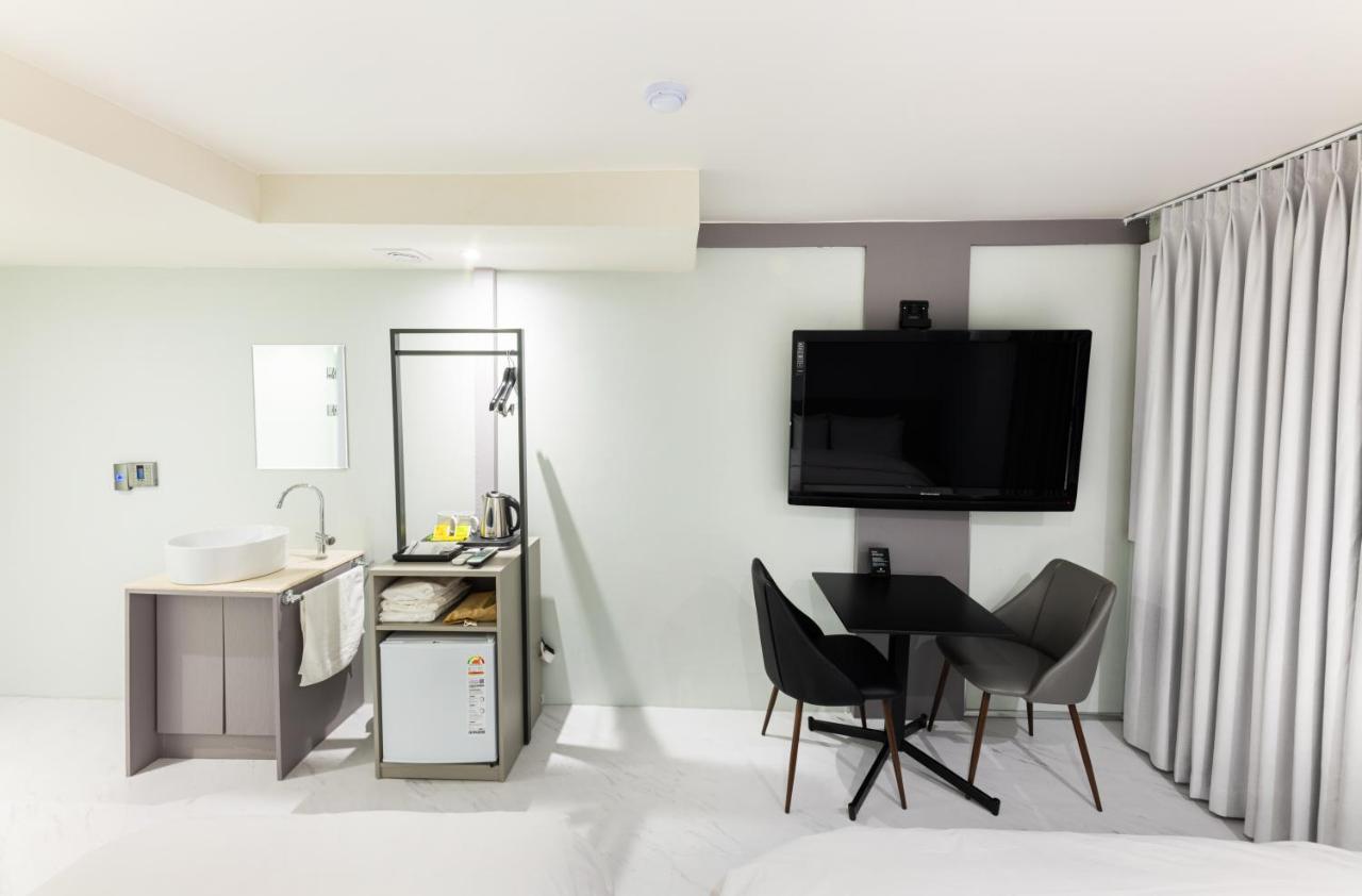 Hotel Lenith Seomyeon ปูซาน ภายนอก รูปภาพ